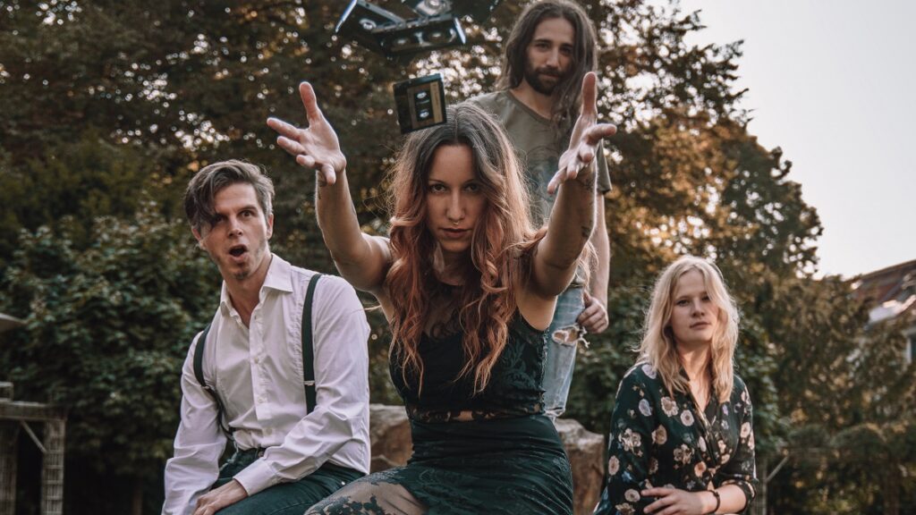 Tape Shapes – Interview with Laura Bonet & ‘Overload’ Album Review