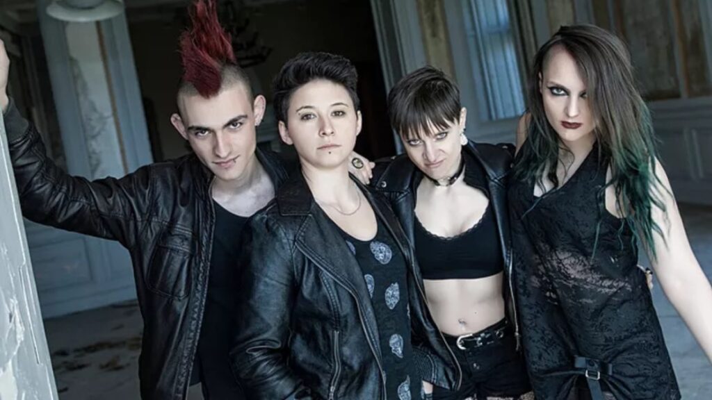 The Foxy Ladies – Interview with Lucianne Wallace & Gabi Seigt