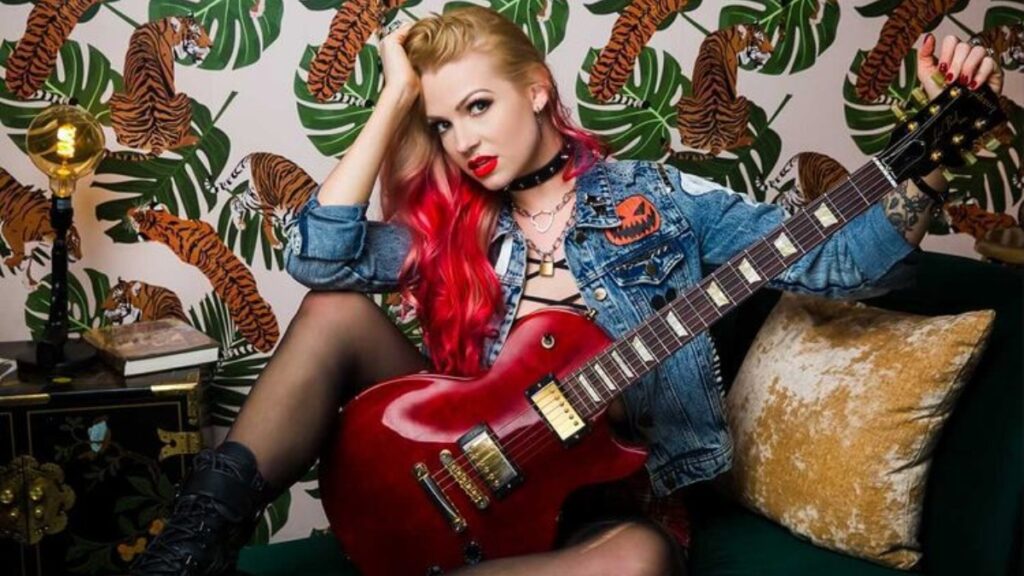Interview with Constance Antoinette (missgibsonguitar)
