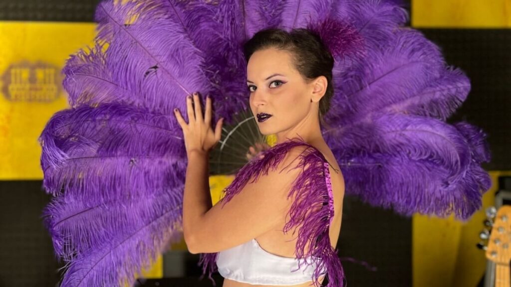 Interview with Alba Nasoni “The Mess Mistress”