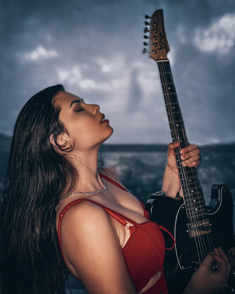 Larissa Liveir Guitarist Biography Biographyans