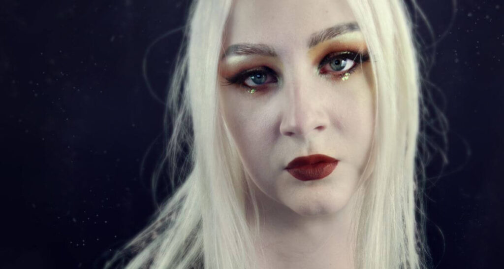 A Conversation with The Effigy’s Effy Gold