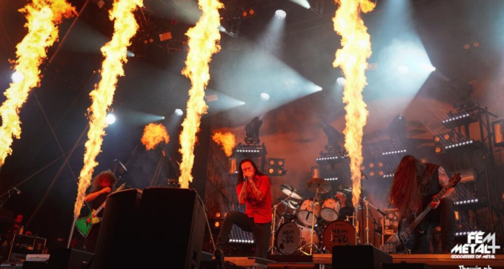 PHOTOS AND REPORT: Rock The Lakes Day 1