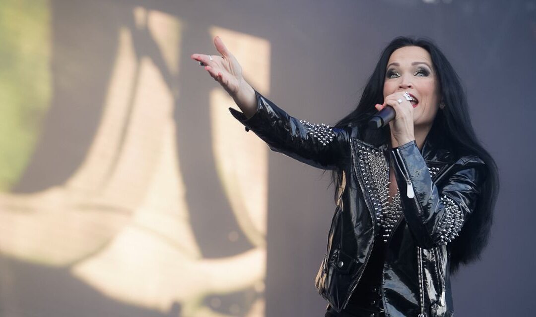 PHOTO REPORT: the elegance of Tarja closes the Summerside Festival