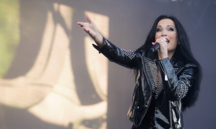 PHOTO REPORT: the elegance of Tarja closes the Summerside Festival