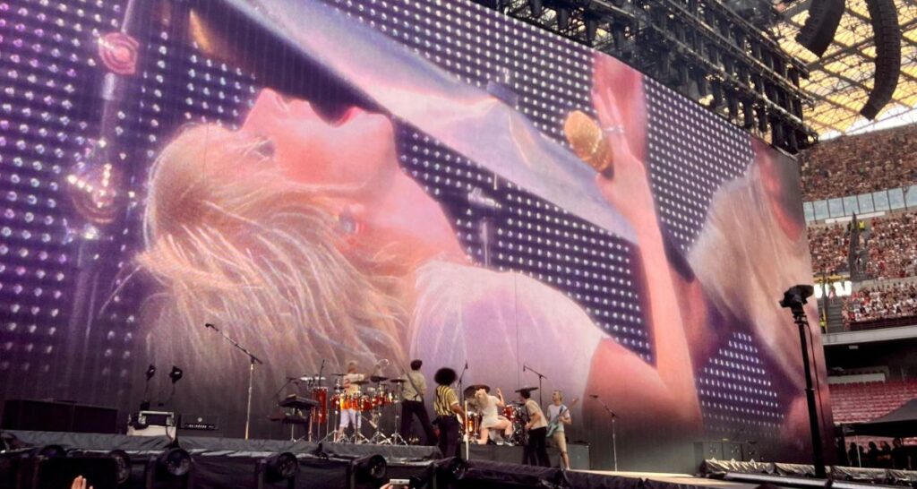 REPORT: Paramore’s 20 years of music in 45 minutes