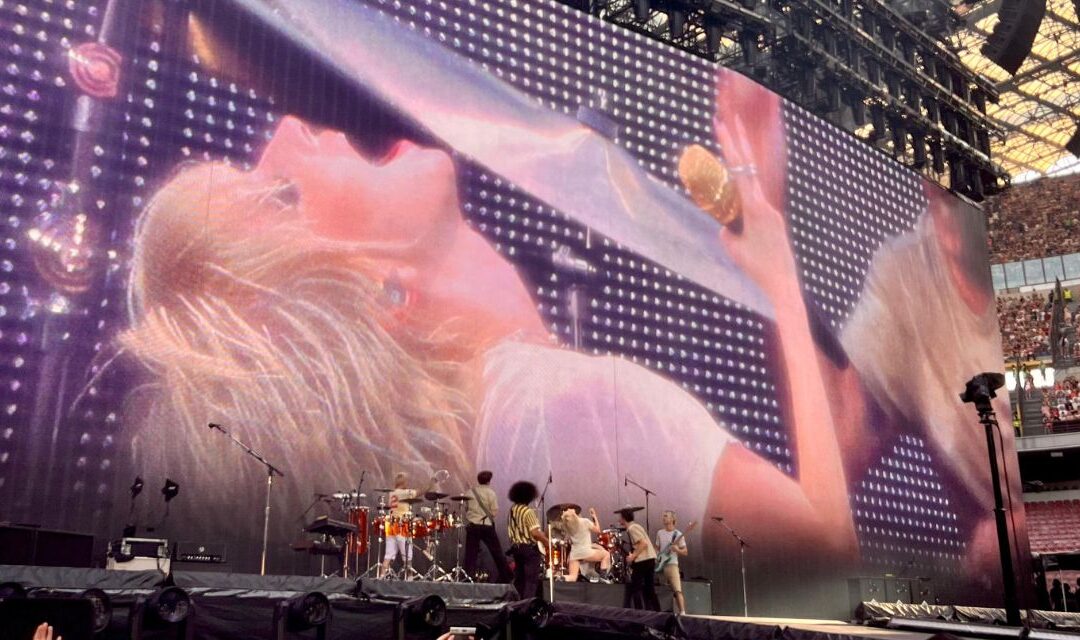 REPORT: Paramore’s 20 years of music in 45 minutes