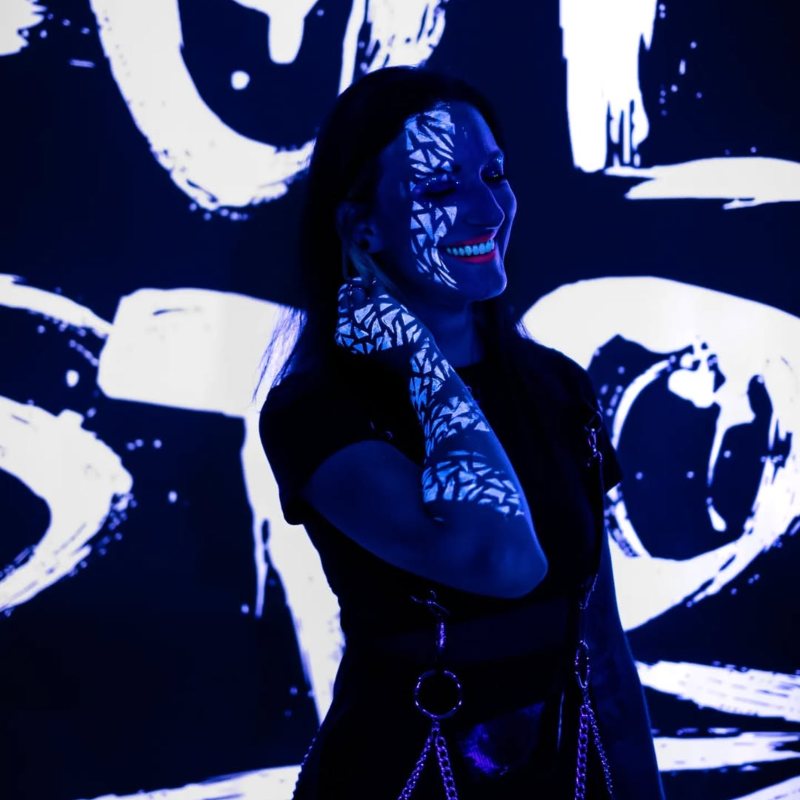 Mandy Rockt (Full Stop)