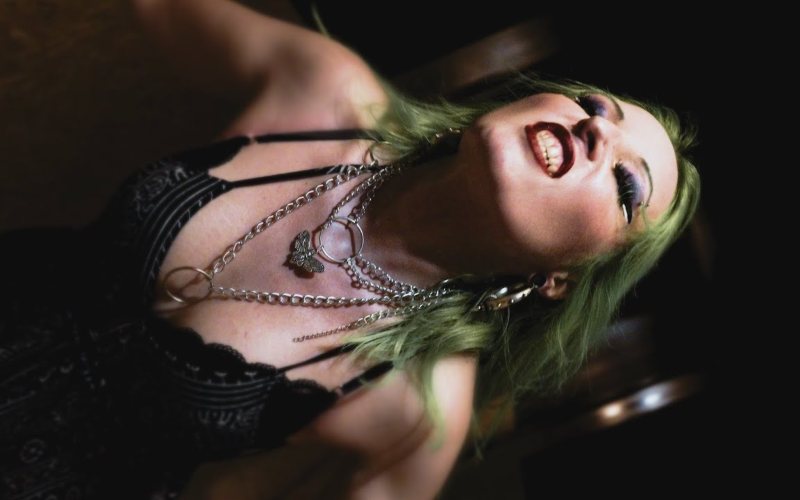 SynlakrosS - "Freak"