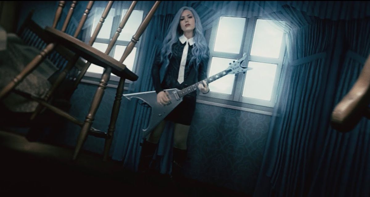 Alissa White-Gluz Ends Her Twelve-Year Chapter With Arch Enemy – Sets the Stage for Her Next Chapter Alissa White-Gluz Ends Her Twelve-Year Chapter With Arch Enemy – Sets the Stage for Her Next Chapter