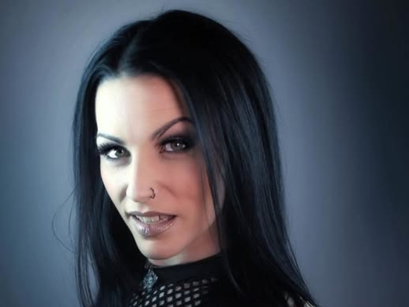 Tezzi Persson (Hell In The Club)