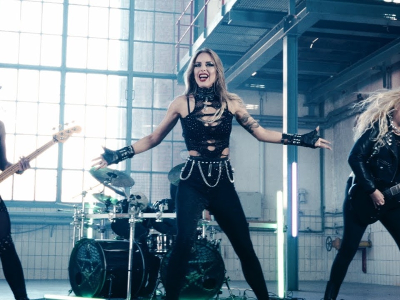 Burning Witches – High Priestess Of The Night