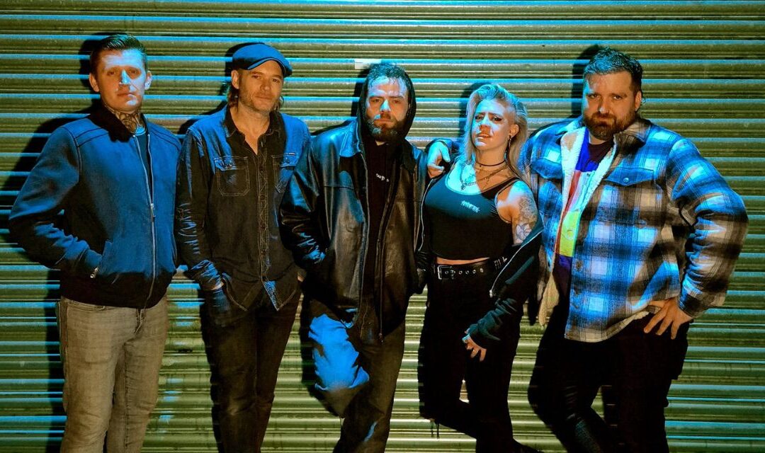 Interview with Zena Holland, bass player of Dead Reynolds