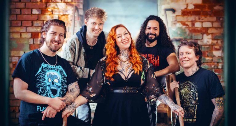 “I feel honored to be an artist” – interview with Bonnie Banks of Kupfergold
