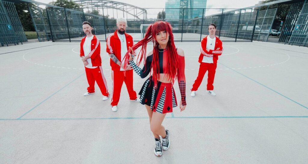 Album Review | April Art – “RED”