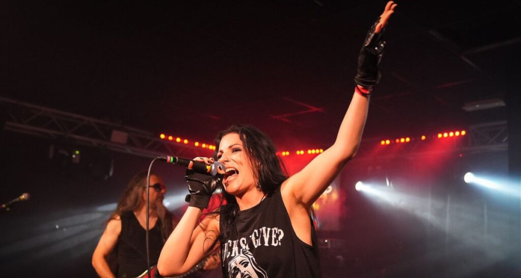 Hell in the Club and Speed Stroke set the Legend ablaze: a golden night for Italian hard rock